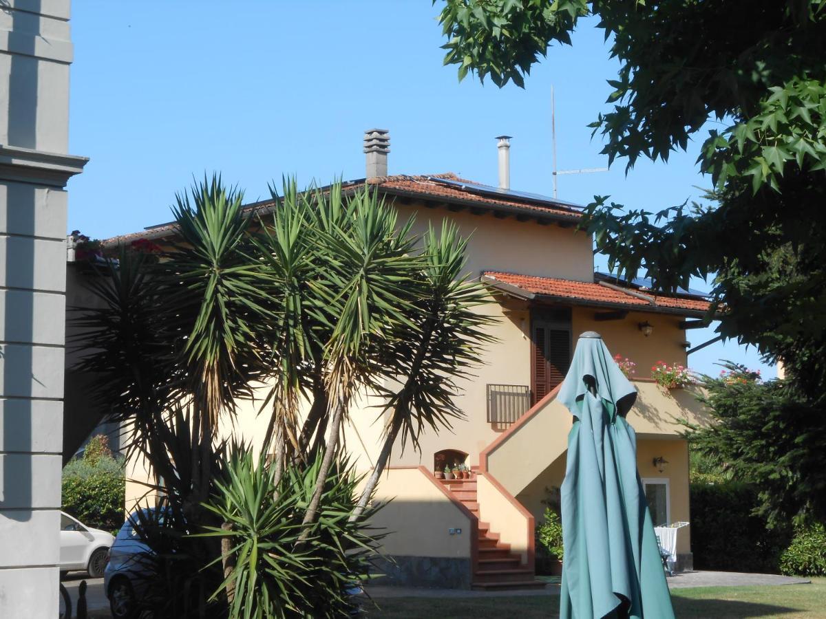 Casa Vacanze Orsi Lucca Bagian luar foto
