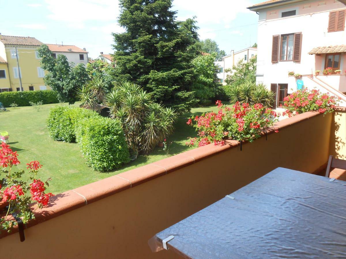 Casa Vacanze Orsi Lucca Bagian luar foto