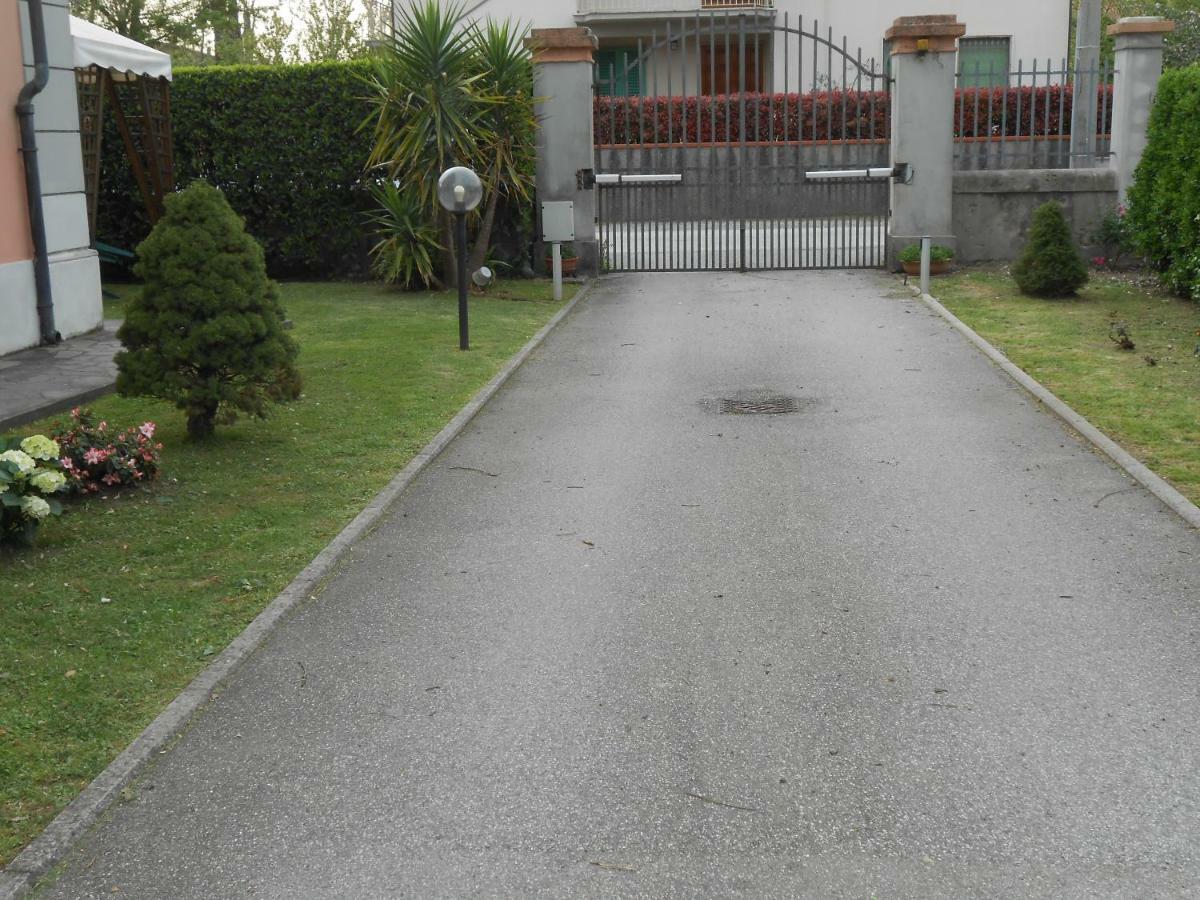 Casa Vacanze Orsi Lucca Bagian luar foto