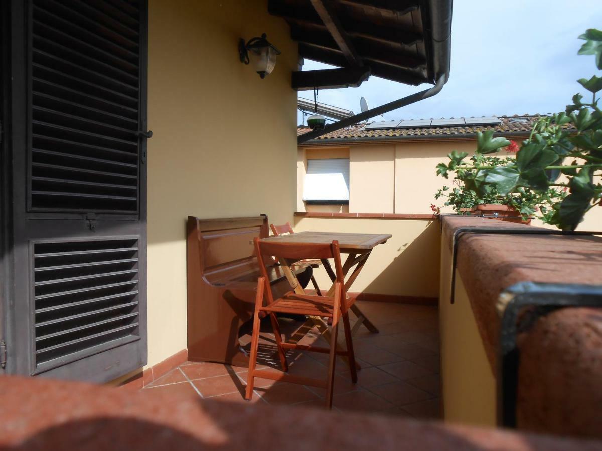 Casa Vacanze Orsi Lucca Bagian luar foto